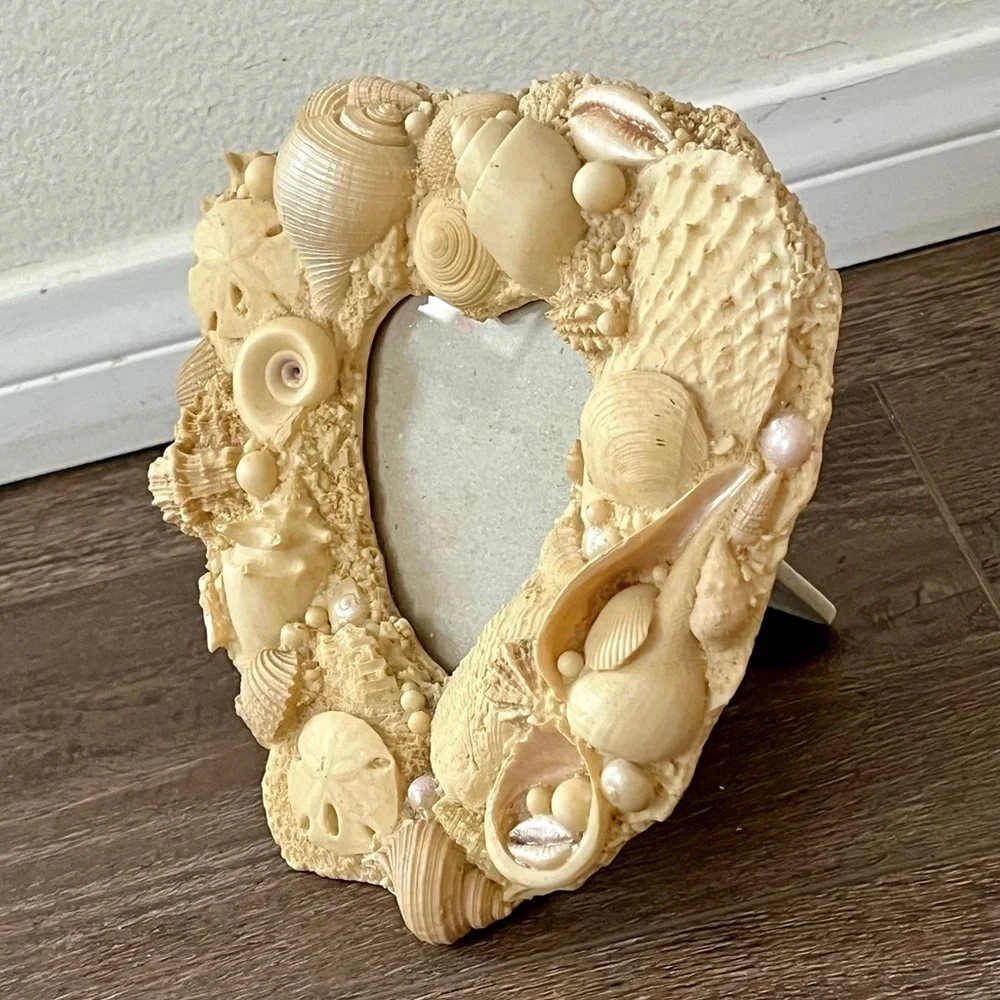 Seashell Heart-Shaped Photo Frame 7/8 inch
